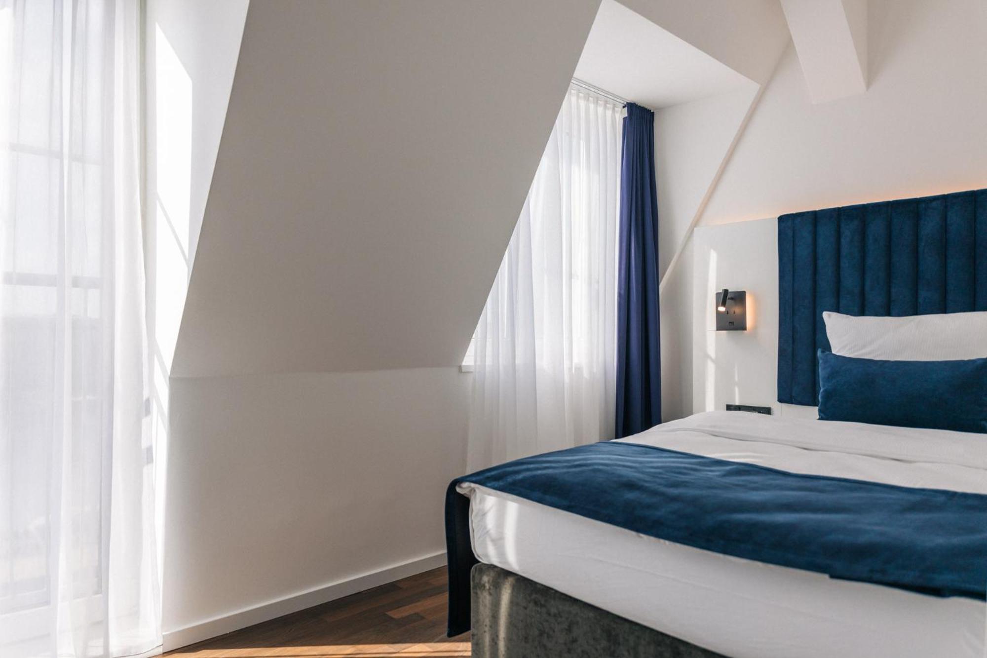 Homaris East Side Hotel Berlin Exterior photo